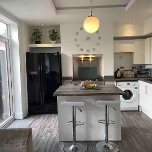  Holiday home 2 Bed Sleeps 6 Beach Retreat St Annes On Sea
