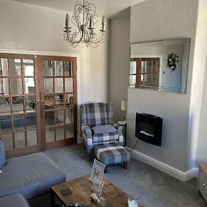  Apartment 1 Bedroom Spacious